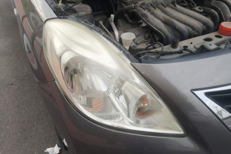 Used Nissan Sunny 2011 1.5XE Manual Comfort Edition Right Front Headlight