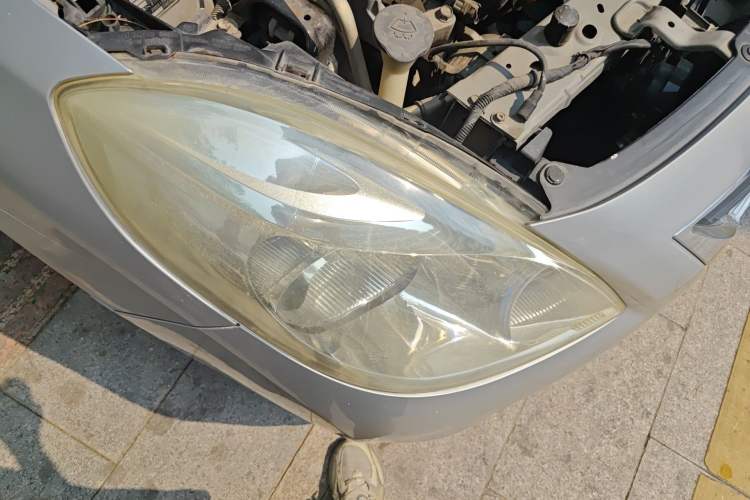 Used Nissan Sunny 2011 1.5XE CVT Comfort Edition Right Front Headlight