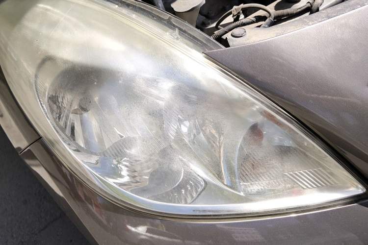 Used Nissan Sunny 2011 1.5XE CVT Comfort Edition Right Front Headlight