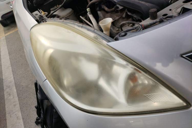 Used Nissan Sunny 2011 1.5XE Manual Comfort Edition Right Front Headlight