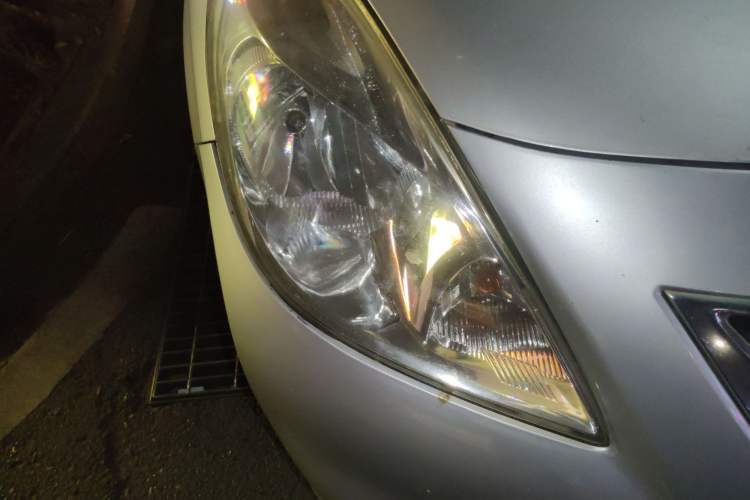 Used Nissan Sunny 2011 1.5XL Manual Deluxe Edition Right Front Headlight