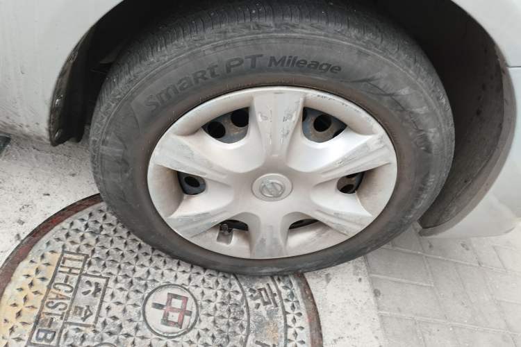 Used Nissan Sunny 2011 1.5XE CVT Comfort Edition Right Front Wheel Hub