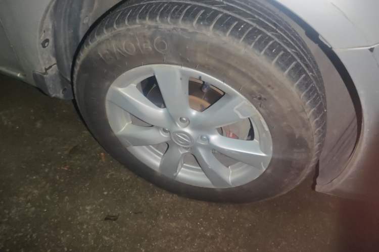 Used Nissan Sunny 2011 1.5XV CVT Deluxe Edition Right Front Wheel Hub