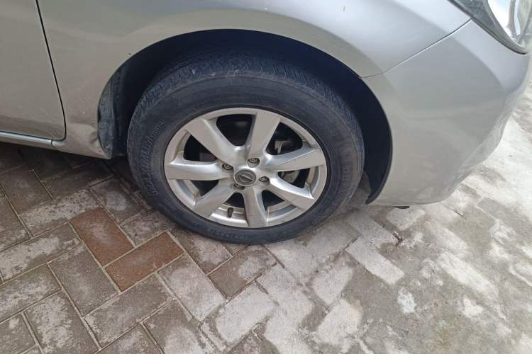 Used Nissan Sunny 2011 1.5XE Manual Comfort Edition Right Front Wheel Hub
