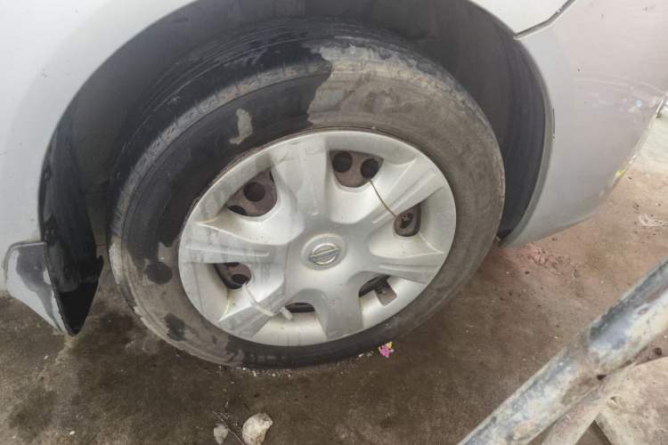 Used Nissan Sunny 2011 1.5XE Manual Comfort Edition Right Front Wheel Hub