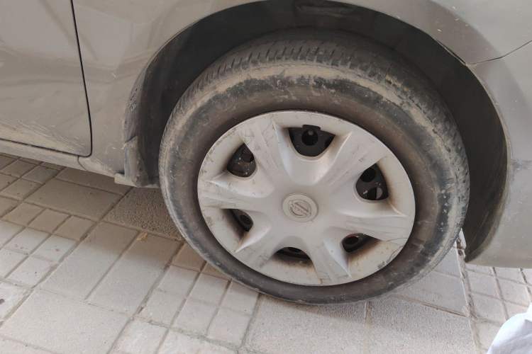 Used Nissan Sunny 2011 1.5XE CVT Comfort Edition Right Front Wheel Hub