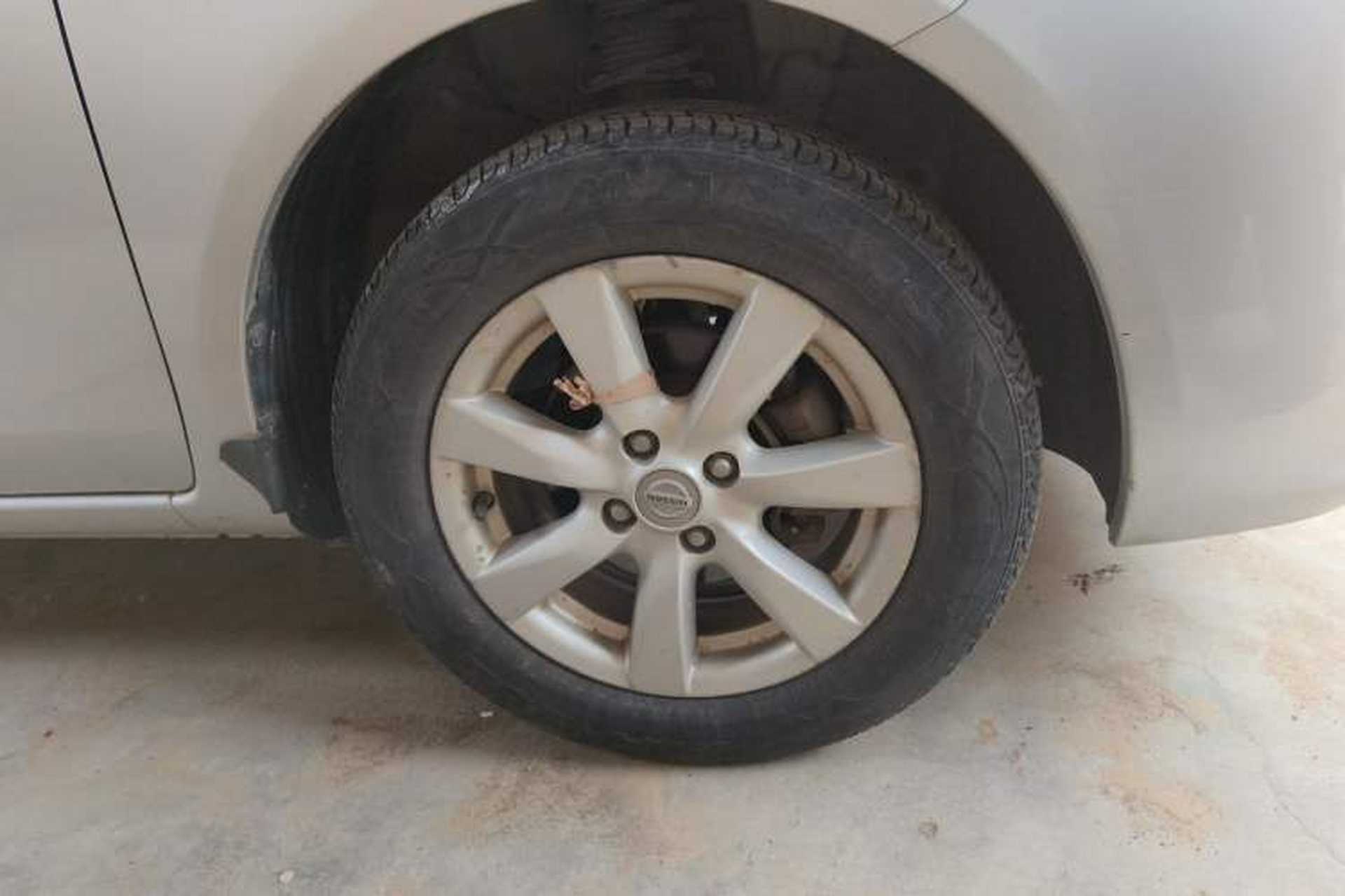 Used Nissan Sunny 2011 1.5XE Manual Comfort Edition Right Front Wheel Hub