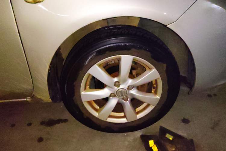 Used Nissan Sunny 2011 1.5XE CVT Comfort Edition Right Front Wheel Hub
