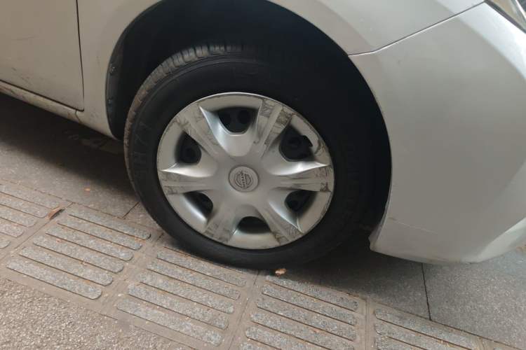 Used Nissan Sunny 2011 1.5XE CVT Comfort Edition Right Front Wheel Hub