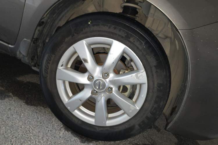 Used Nissan Sunny 2011 1.5XL CVT Luxury Edition Right Front Wheel Hub