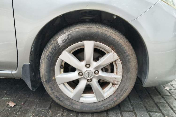 Used Nissan Sunny 2011 1.5XL CVT Luxury Edition Right Front Wheel Hub
