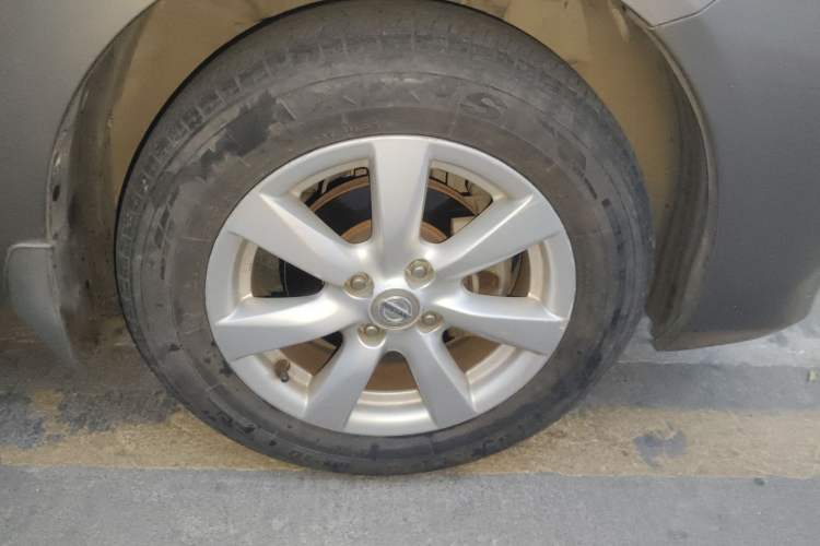 Used Nissan Sunny 2011 1.5XV CVT Deluxe Edition Right Front Wheel Hub