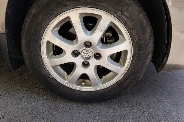 Used Nissan Sunny 2011 1.5XE CVT Comfort Edition Right Front Wheel Hub
