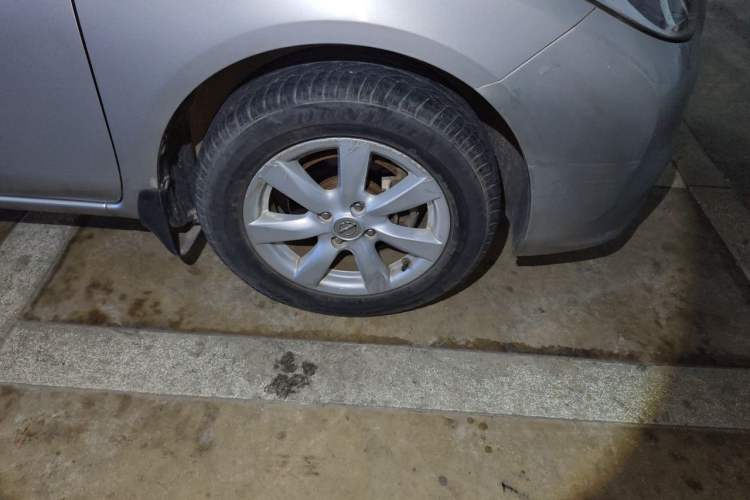 Used Nissan Sunny 2011 1.5XL CVT Luxury Edition Right Front Wheel Hub