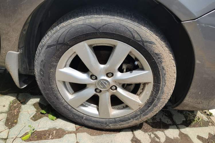 Used Nissan Sunny 2011 1.5XL CVT Luxury Edition Right Front Wheel Hub