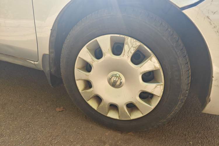 Used Nissan Sunny 2011 1.5XE CVT Comfort Edition Right Front Wheel Hub