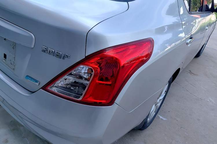 Used Nissan Sunny 2011 1.5XL Manual Deluxe Edition Right Rear Taillight