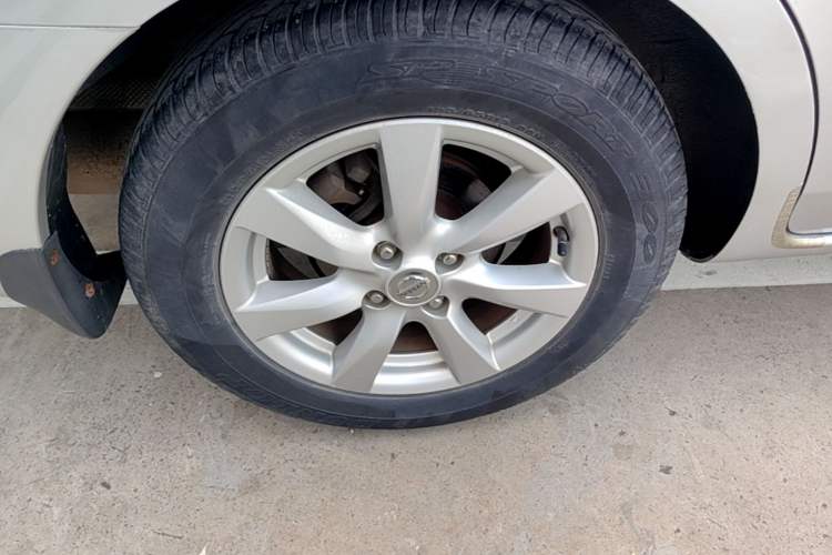 Used Nissan Sunny 2011 1.5XL Manual Deluxe Edition Right Rear Wheel Hub