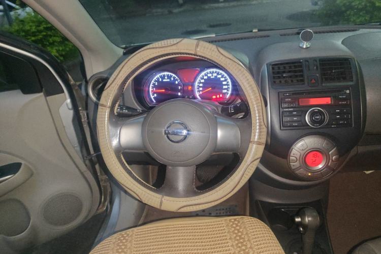 Used Nissan Sunny 2011 1.5XV CVT Deluxe Edition Steering Wheel