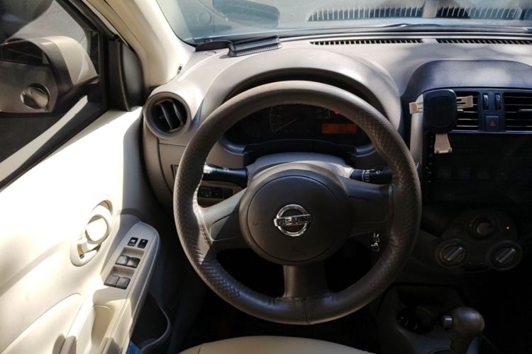 Used Nissan Sunny 2011 1.5XE CVT Comfort Edition Steering Wheel