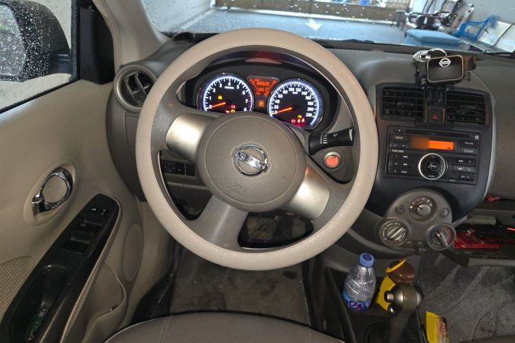 Used Nissan Sunny 2011 1.5XL CVT Luxury Edition Steering Wheel