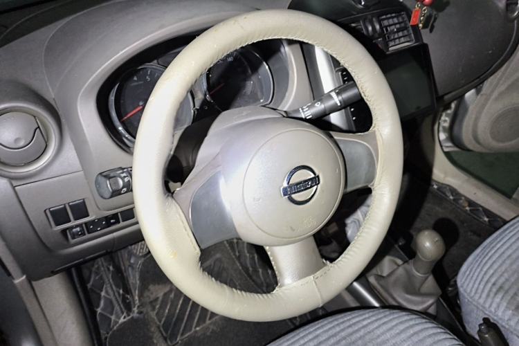 Used Nissan Sunny 2011 1.5XV Manual Luxury Edition Steering Wheel