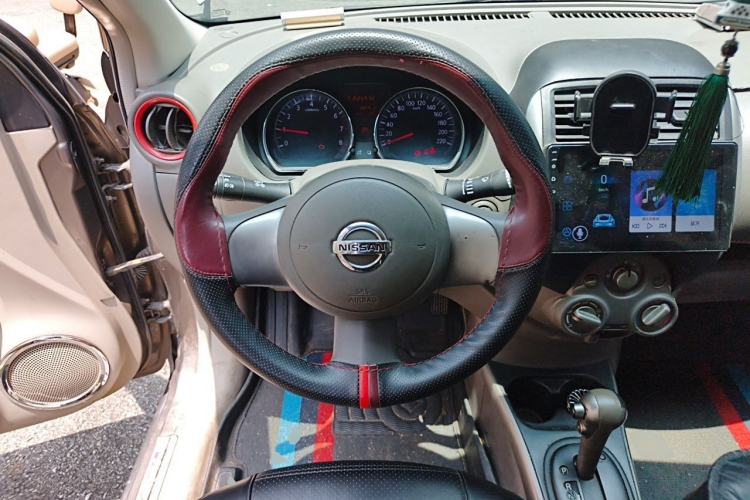 Used Nissan Sunny 2011 1.5XL CVT Luxury Edition Steering Wheel