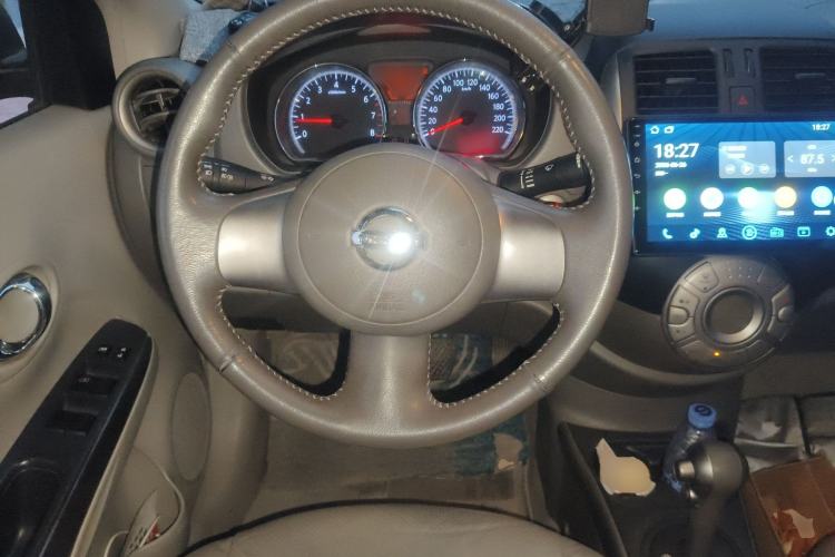 Used Nissan Sunny 2011 1.5XV CVT Deluxe Edition Steering Wheel