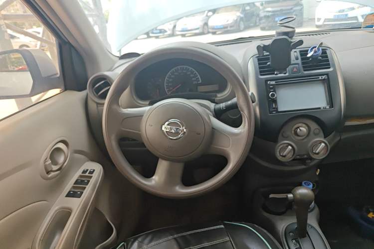 Used Nissan Sunny 2011 1.5XE CVT Comfort Edition Steering Wheel