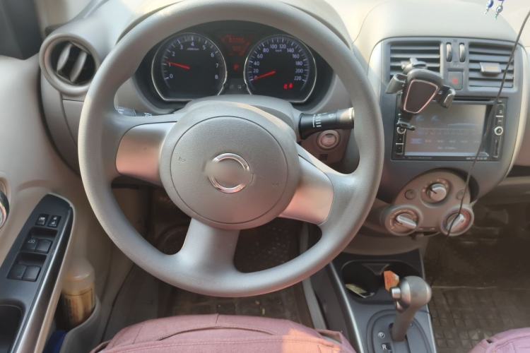Used Nissan Sunny 2011 1.5XL CVT Luxury Edition Steering Wheel