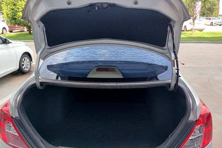 Used Nissan Sunny 2011 1.5XL Manual Deluxe Edition Trunk