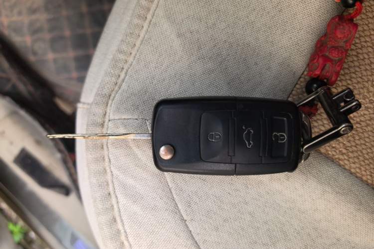 Used Nissan Sunny 2011 1.5XE Manual Comfort Edition Vehicle Key