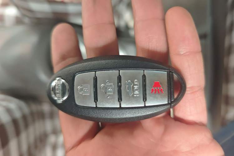 Used Nissan Sunny 2011 1.5XL Manual Deluxe Edition Vehicle Key