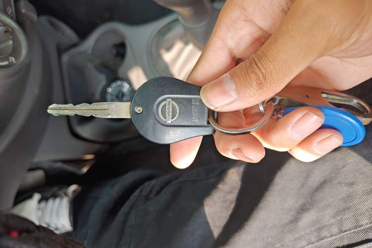 Used Nissan Sunny 2011 1.5XE Manual Comfort Edition Vehicle Key