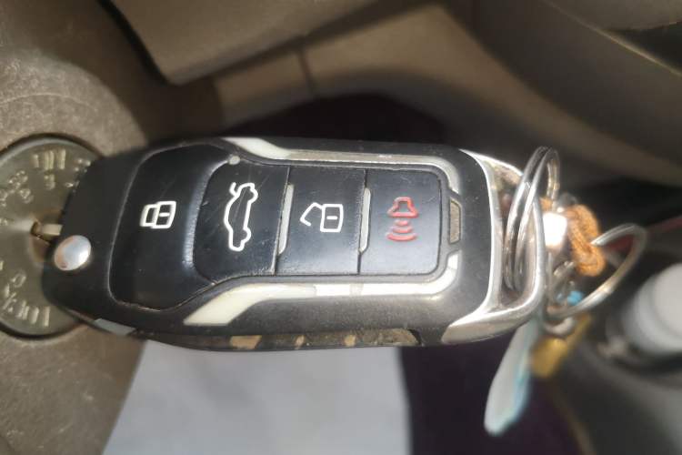Used Nissan Sunny 2011 1.5XE Manual Comfort Edition Vehicle Key