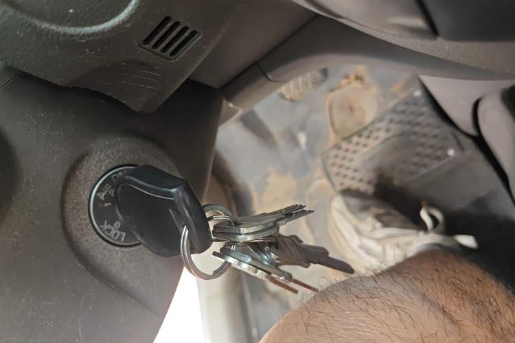 Used Nissan Sunny 2011 1.5XE CVT Comfort Edition Vehicle Key