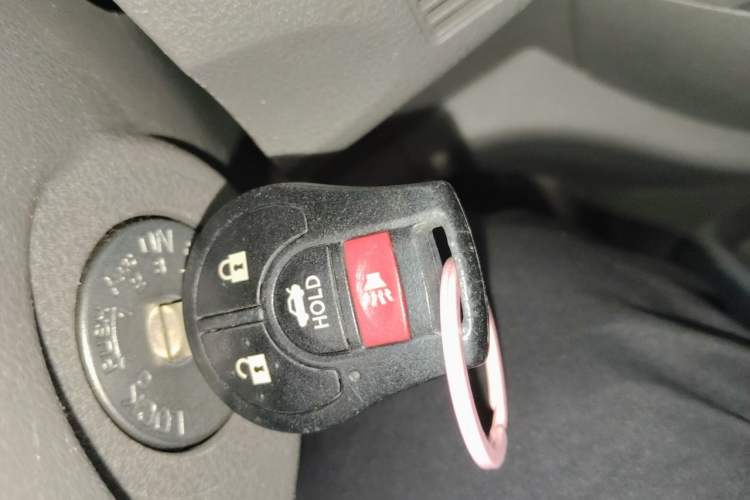 Used Nissan Sunny 2011 1.5XE Manual Comfort Edition Vehicle Key