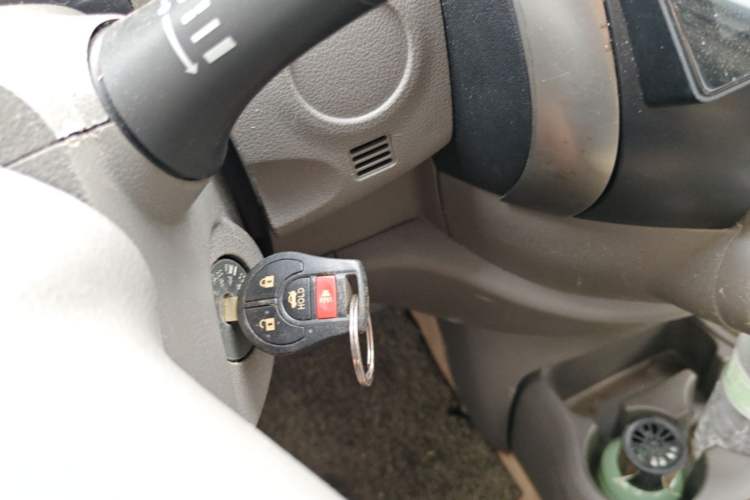 Used Nissan Sunny 2011 1.5XE CVT Comfort Edition Vehicle Key