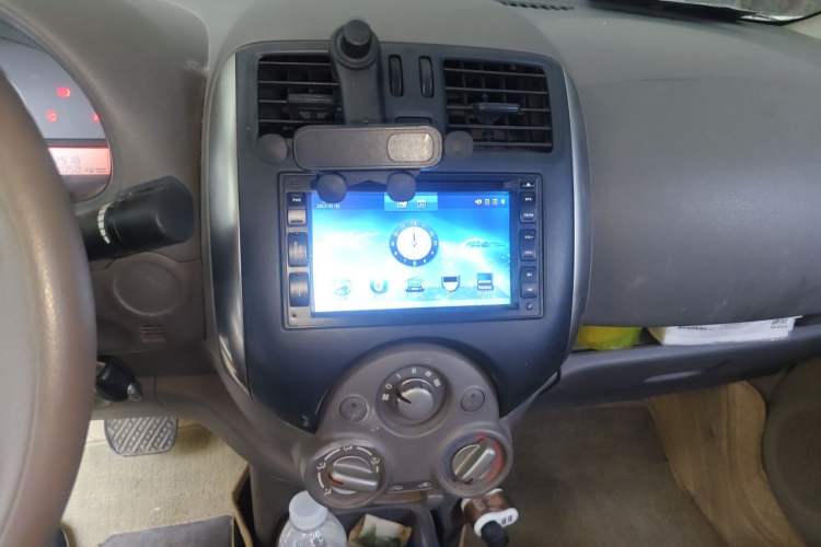 Used Nissan Sunny 2011 1.5XE CVT Comfort Edition Audio And AC Panel