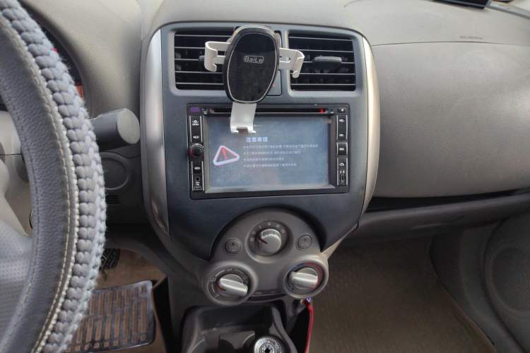 Used Nissan Sunny 2011 1.5XE Manual Comfort Edition Audio And AC Panel