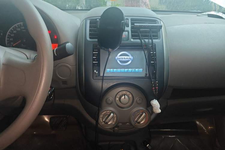 Used Nissan Sunny 2011 1.5XE CVT Comfort Edition Audio And AC Panel