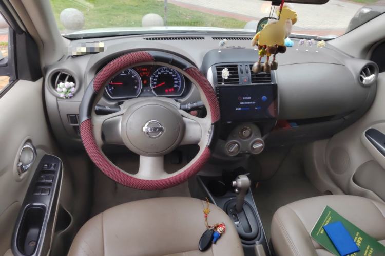 Used Nissan Sunny 2011 1.5XL CVT Luxury Edition Center Console
