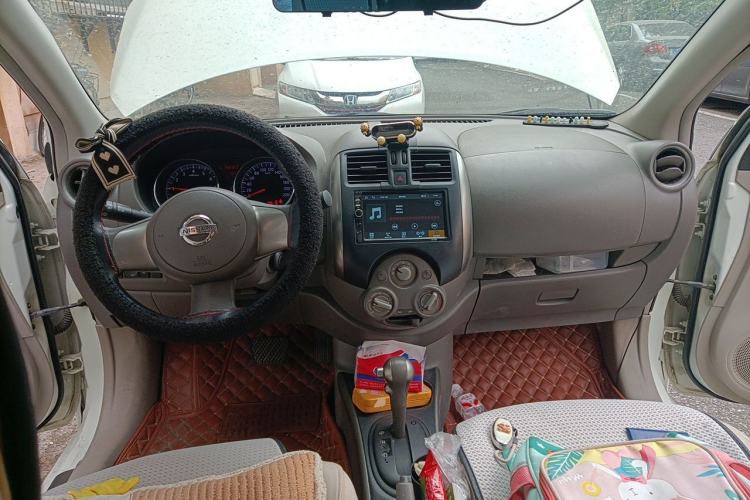 Used Nissan Sunny 2011 1.5XL CVT Luxury Edition Center Console