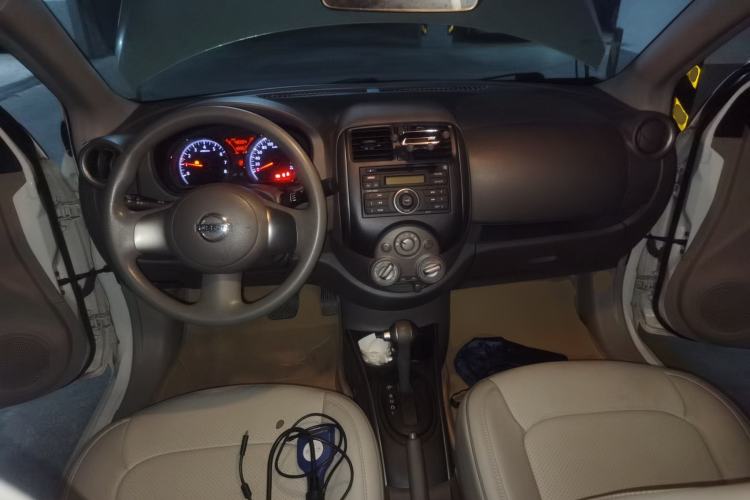 Used Nissan Sunny 2011 1.5XL CVT Luxury Edition Center Console