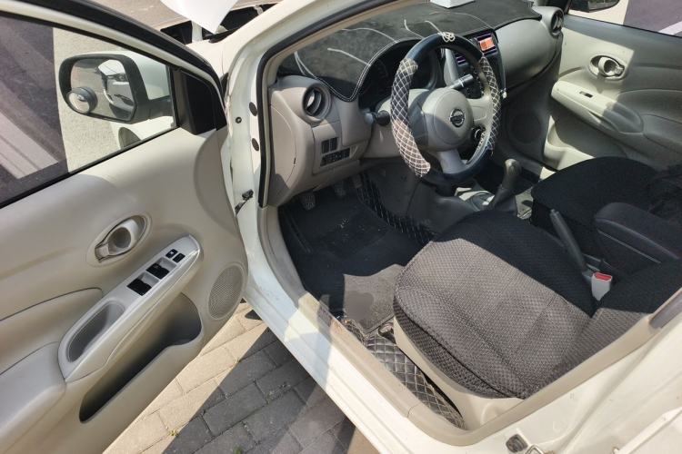 Used Nissan Sunny 2011 1.5XE Manual Comfort Edition Driver Seat