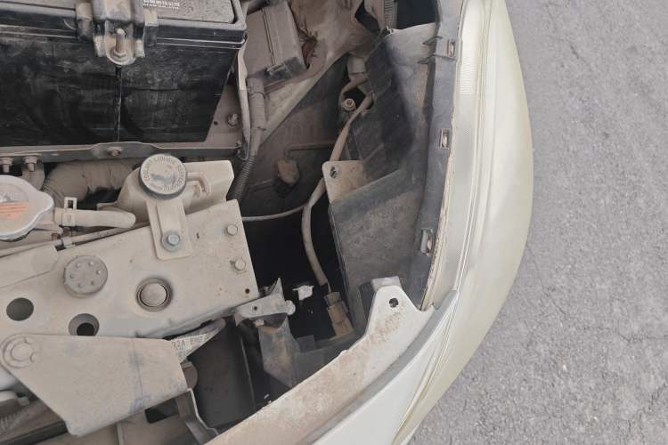 Used Nissan Sunny 2011 1.5XE Manual Comfort Edition Engine Bay Left