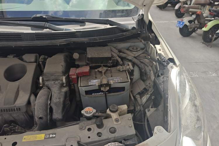 Used Nissan Sunny 2011 1.5XL Manual Deluxe Edition Engine Bay Left