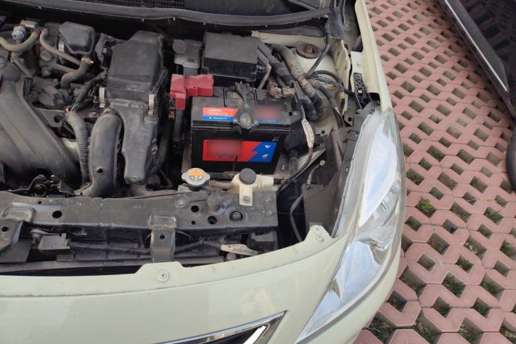 Used Nissan Sunny 2011 1.5XE Manual Comfort Edition Engine Bay Left