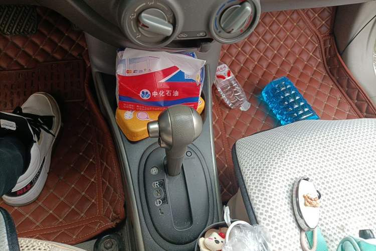 Used Nissan Sunny 2011 1.5XL CVT Luxury Edition Gear Lever