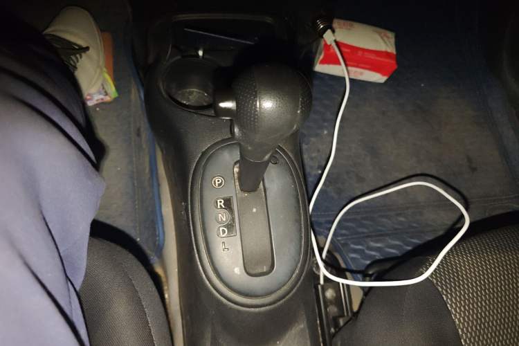 Used Nissan Sunny 2011 1.5XE CVT Comfort Edition Gear Lever